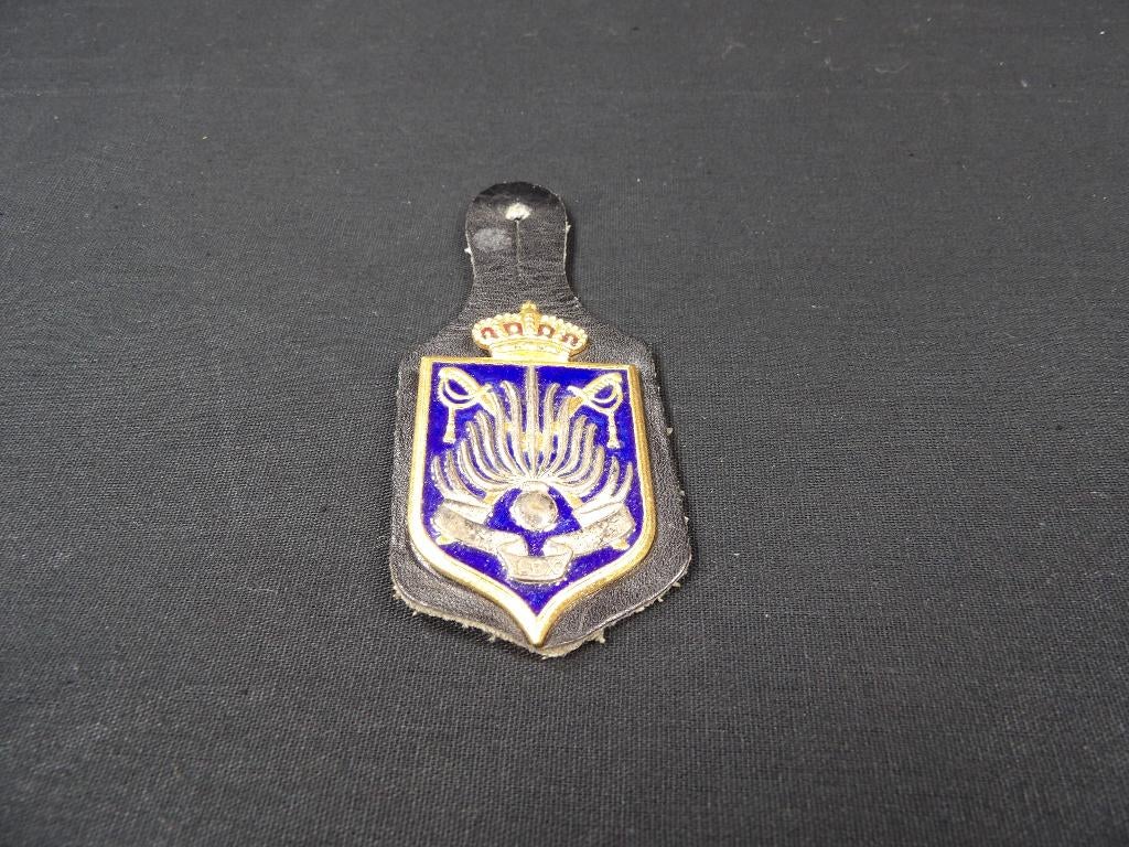 Rijkswacht borsthanger, Ophalen, Rijkswacht