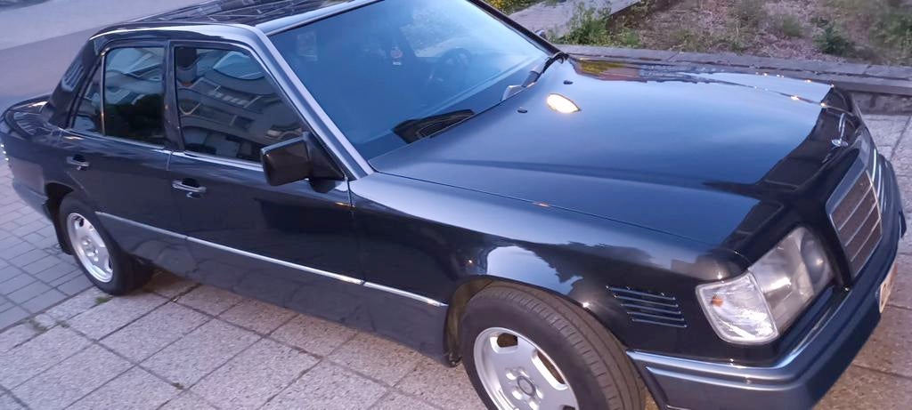 MercedesE 250 D 1994 multissoupape, Achat, 2500 cm³, Boîte manuelle, Noir