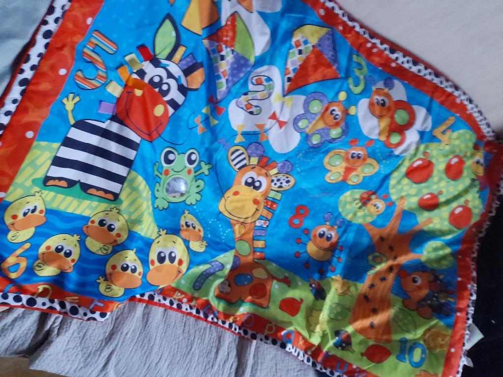 2 tapis de jeu pour bébé, Enfants & Bébés, Jouets | Véhicules en jouets, Enlèvement, Comme neuf