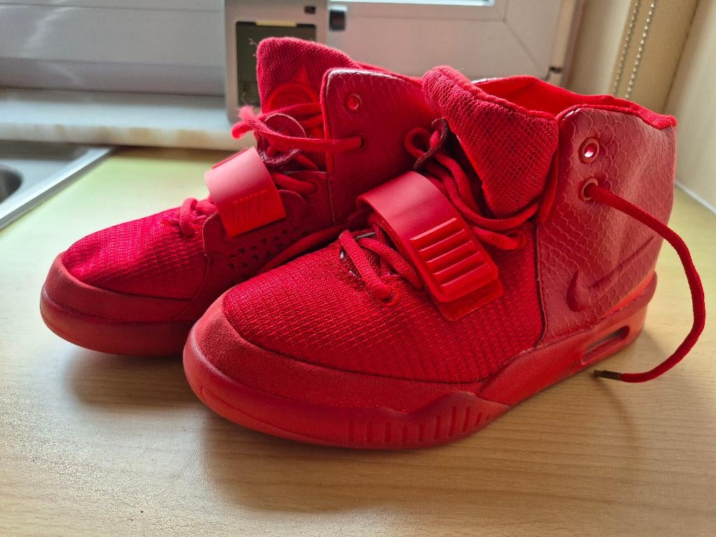 Nike Air Yeezy 2 Red October taille 39, Neuf, Enlèvement ou Envoi, Autres couleurs, Nike