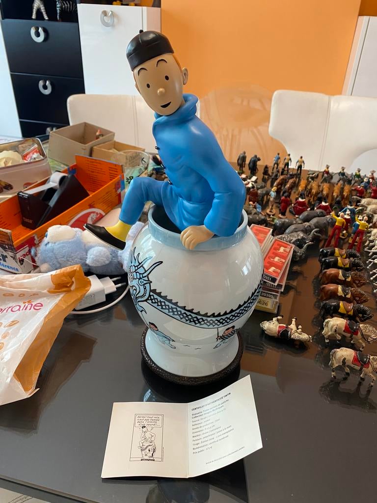 Figurine résine Tintin sortant potiche Lotus bleu, Collections, Personnages de BD, Enlèvement ou Envoi, Tintin