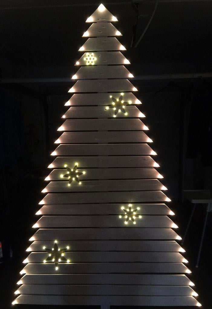 Houten kerstboom met lampjes, Ophalen, Zo goed als nieuw