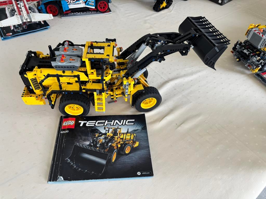 LEGO Technic Volvo L350F Wiellader - 42030, Ophalen, Zo goed als nieuw