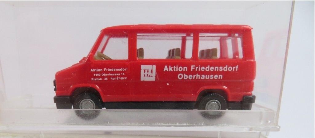 1:87 Praline 3299 Peugeot J5 schoolbus Oberhausen, Ophalen of Verzenden, Zo goed als nieuw, Bus of Vrachtwagen, Overige merken