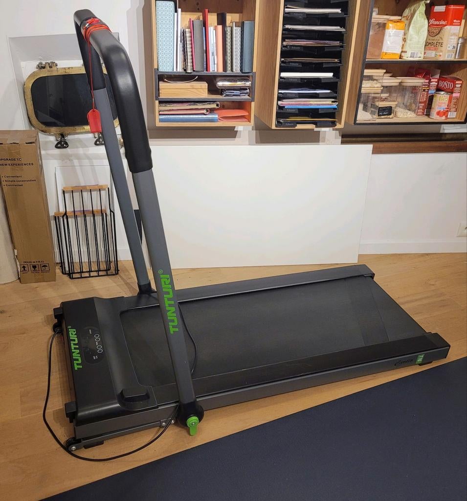 Opklapbare Loopband TUNTURI Cardio Fit T10, tot 12 km/u, Sport en Fitness, Fitnessapparatuur, Ophalen, Loopband