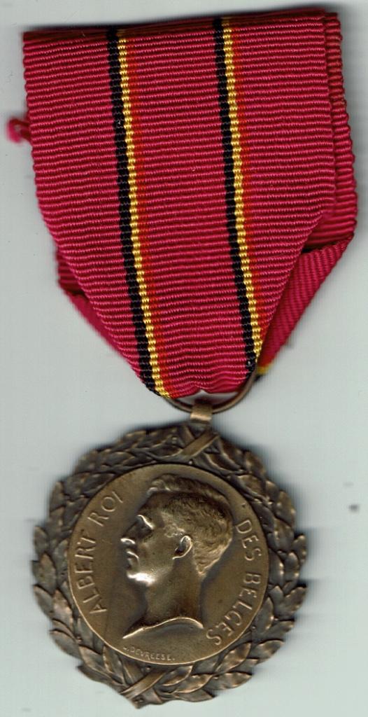 Koning Albert medaille met dubbele driekleur 1914-1918, Verzenden
