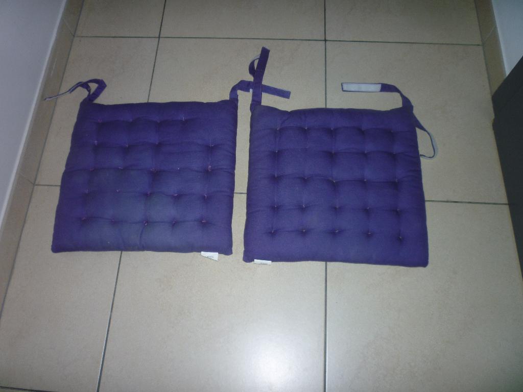 Lot de 2 coussins de siège pour terrasse – violet 40  40 cm, Enlèvement ou Envoi, Utilisé