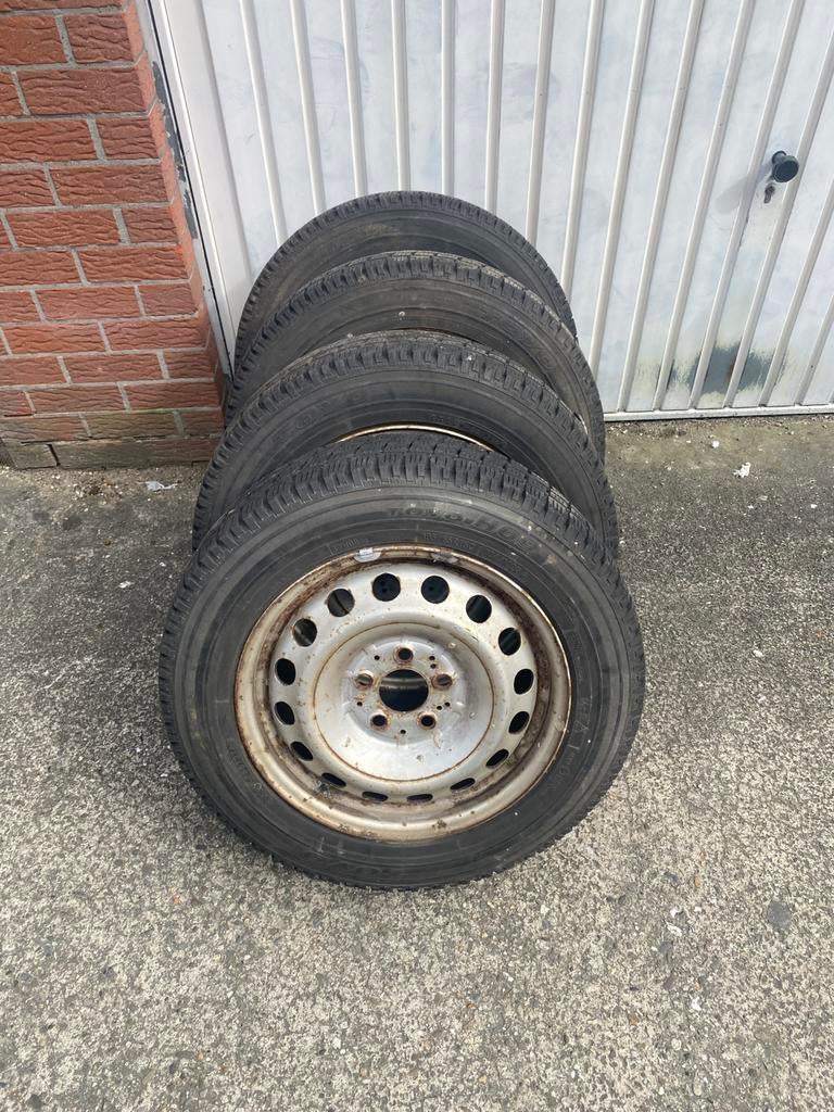 4 pneus d'hiver Toyo H09 195/65R16C neufs(jamais utilisés !), Neuf, Pneus hiver, 16 pouces, Véhicule utilitaire