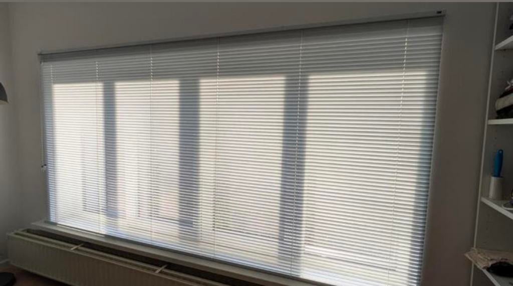 Jaloezieën Luxaflex, Ophalen