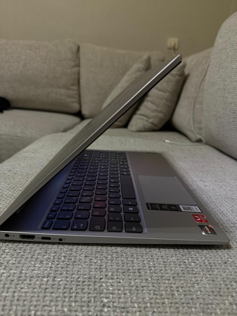 Lenovo Lenovo IdeaPad 3 - Excellent état, Ophalen, 2 tot 3 Ghz, 8 GB, AMD Ryzen 5