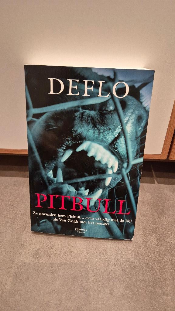 Deflo - Pitbull, Ophalen of Verzenden, Gelezen