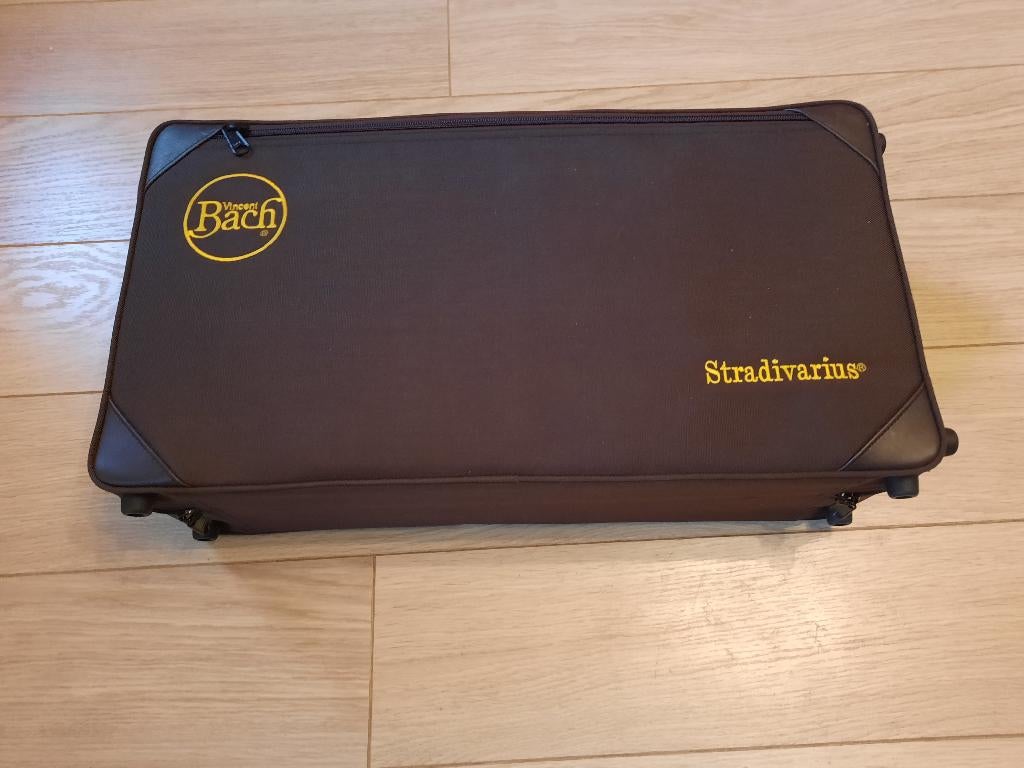 Trompet Si/b Vincent Bach LT 180S 37G, Muziek en Instrumenten, Ophalen, Zo goed als nieuw, Trompet in si bemol, Met koffer