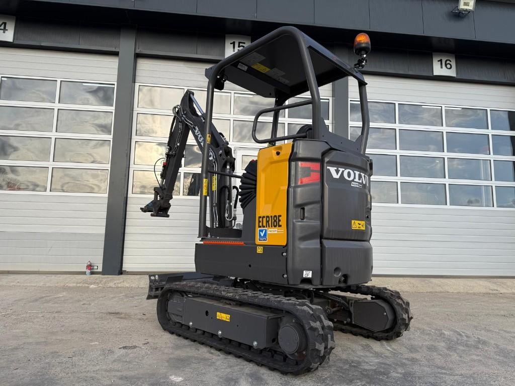 Volvo Ecr18e minigraver, Ophalen