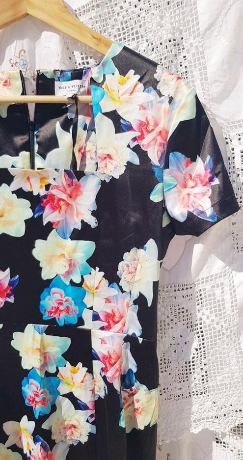 Robe à  FLEURS neuve 🔥( marque anglaise), Vêtements | Femmes, Neuf, Taille 38/40 (M), Enlèvement ou Envoi, Marque anglaise