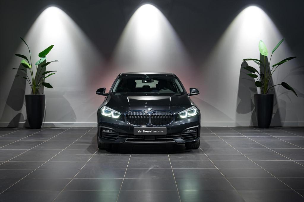 BMW 1-serie 118iA PDC | NAVI | LED, Gebruikt, 129 g/km, 136 pk, Zwart