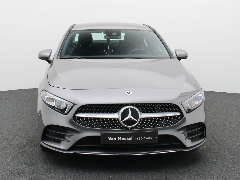 Mercedes-Benz A 180 sedan + AMG LINE + CAMERA + LED + 1Y USE, Auto's, 4 deurs, Stof, 4 cilinders, 136 pk