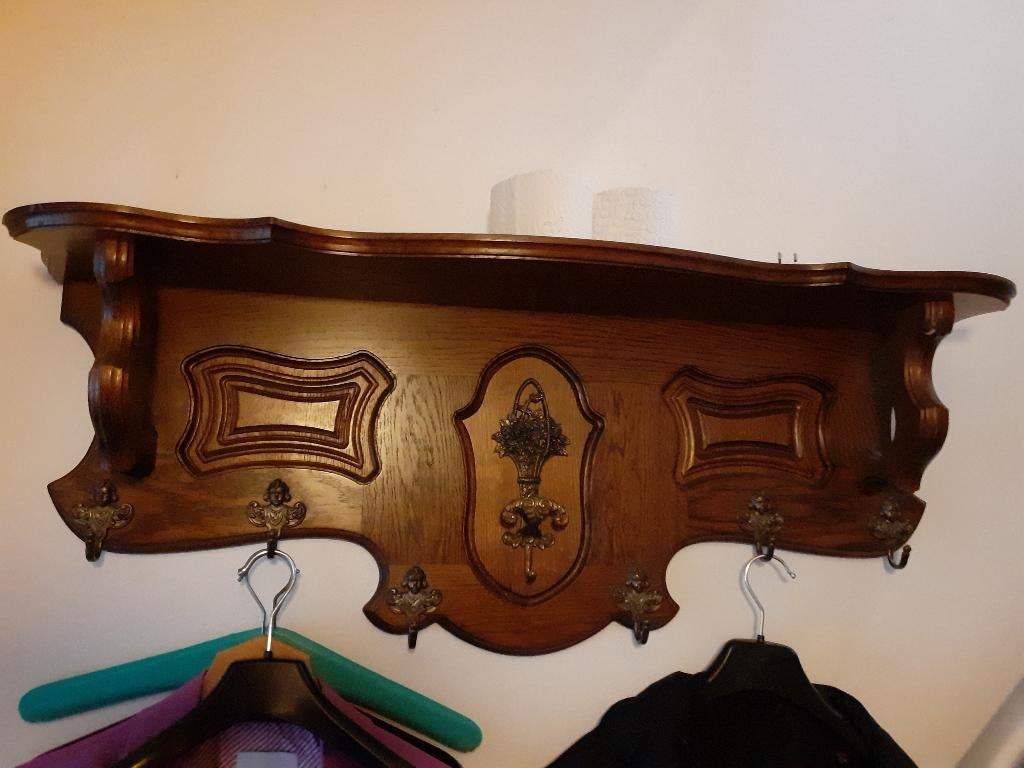 Kapstok met hoedenplank, Ophalen