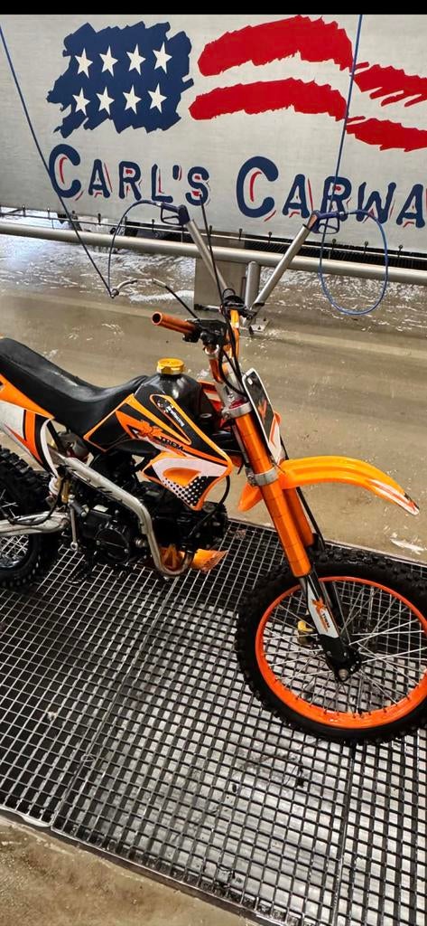 Motocros 125cc, Motoren, 2 cilinders, 125 cc, 11 kW of minder