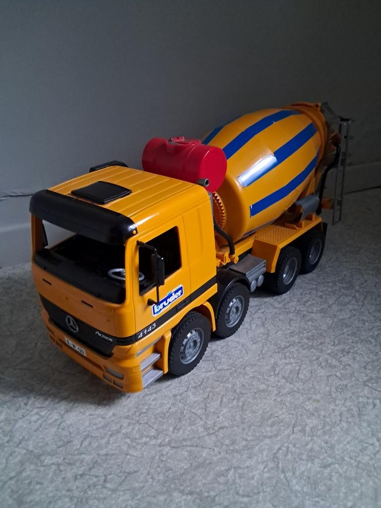 Bruder betonmolen, Ophalen, Zo goed als nieuw