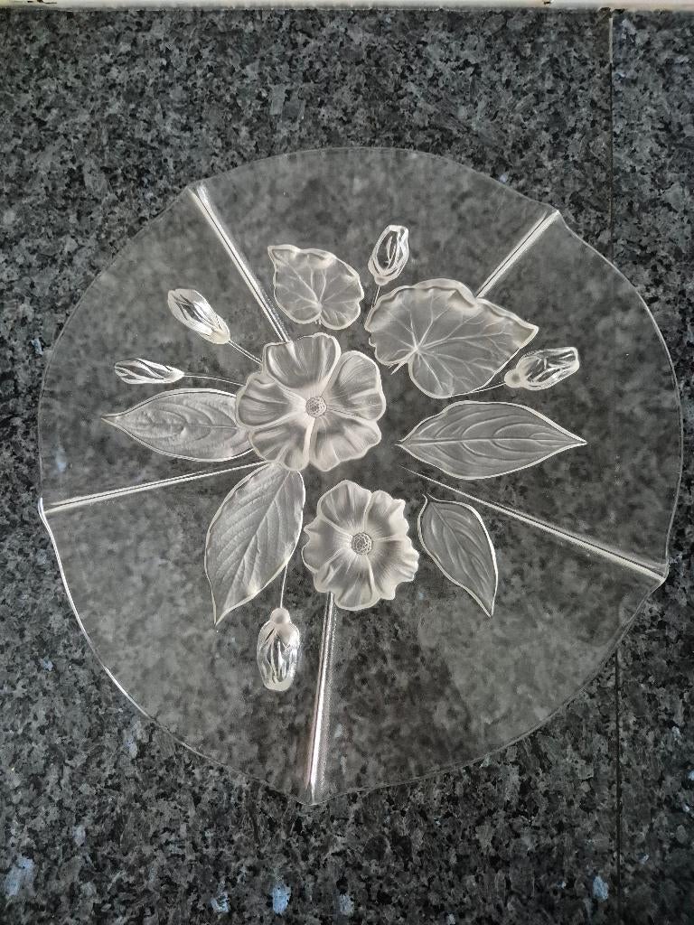 plat à gâteau en verre avec fleurs, Enlèvement ou Envoi, Comme neuf, Verre