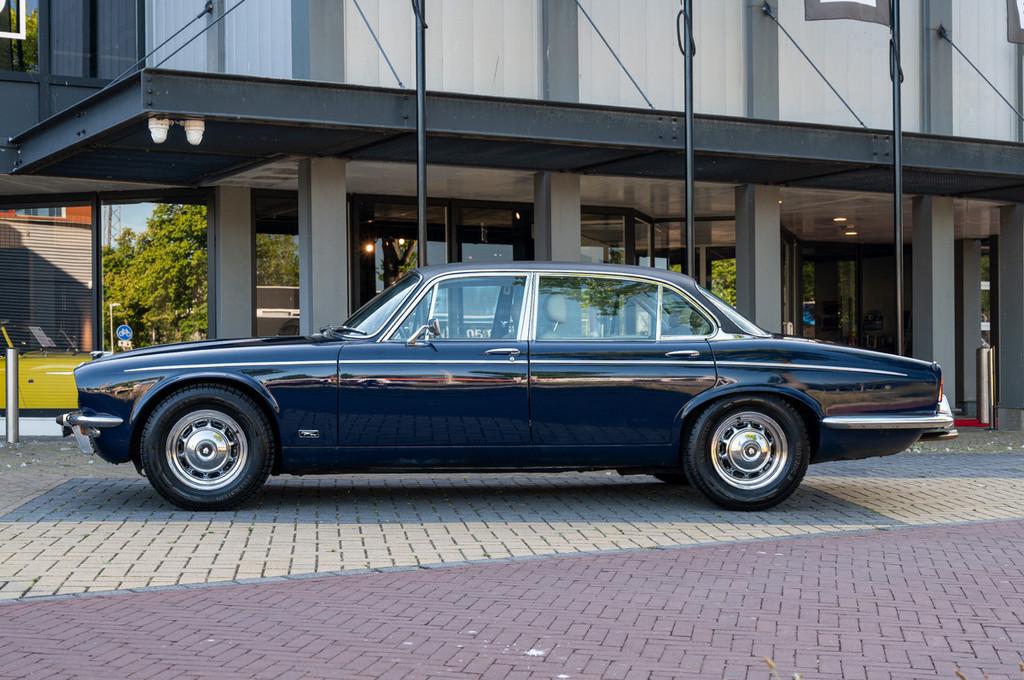 Jaguar XJ 5.3 V12 (bj 1976, automaat), Auto's, 4 deurs, Beige, Blauw, Leder
