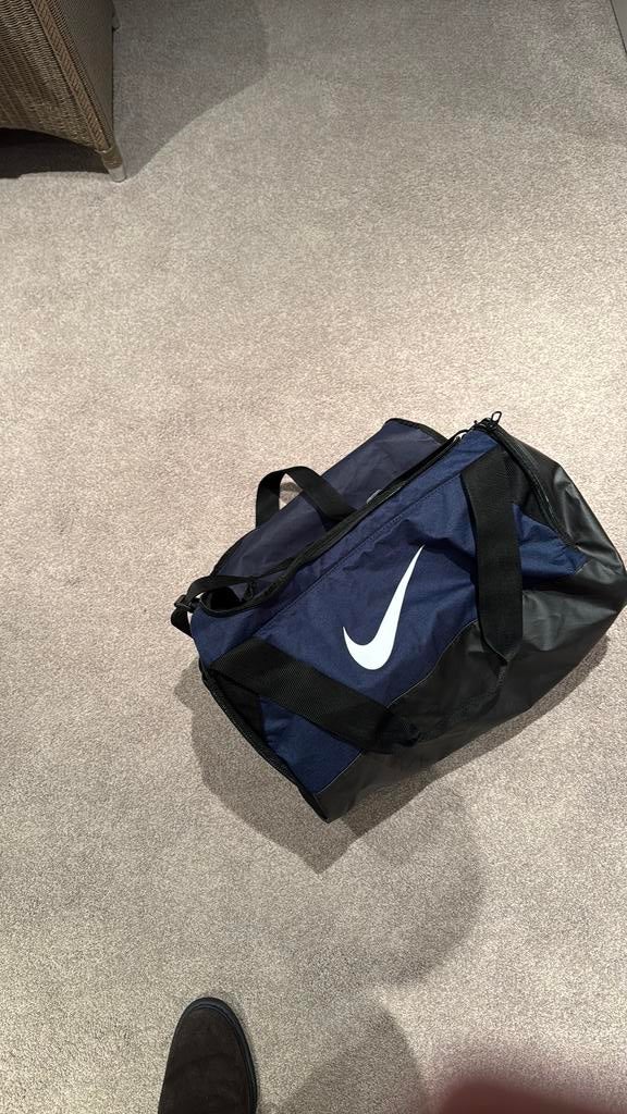 Nike sporttas, Handtassen en Accessoires, Tassen | Sporttassen, Ophalen, Zo goed als nieuw, Unisex volwassen