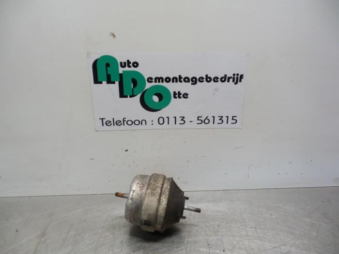 Support moteur d'un Volkswagen Passat (Passat 96-), Volkswagen, -, 3 mois de garantie, Utilisé