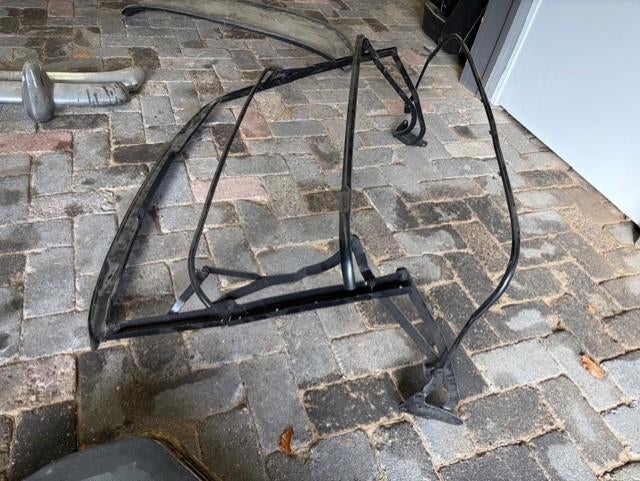 Kapframe Triumph TR6, Enlèvement