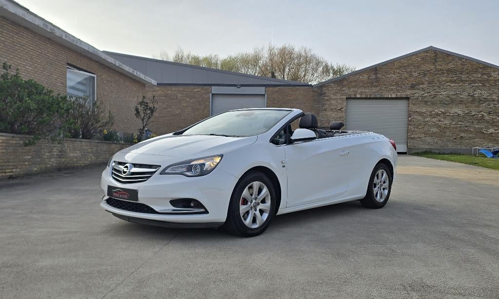 Opel Cascada OPC 1.4i Ess. ** Leder - Airco ** GAR 12M, Auto's, Opel, Voorwielaandrijving, 4 zetels, 4 cilinders, Cabriolet