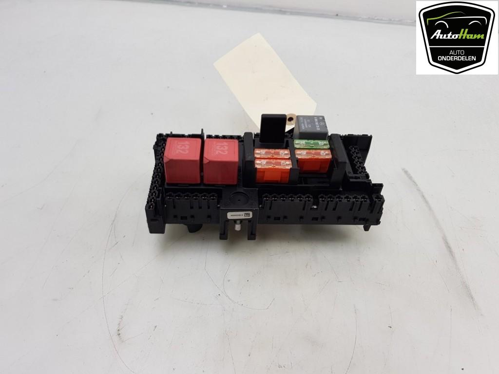 BOITIER FUSIBLES Mercedes-Benz GLC (X253) (|A2059068501|), Utilisé, Mercedes-Benz