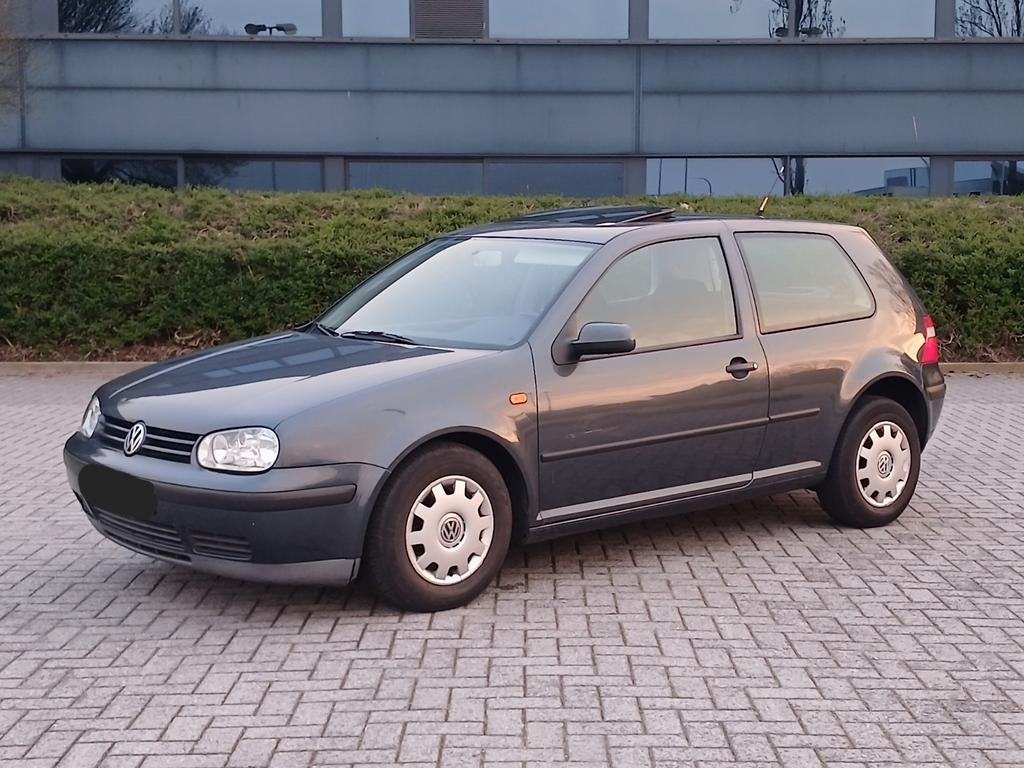 Volkswagen Golf 4  1.4i, Auto's, Voorwielaandrijving, Stof, 4 cilinders, Bedrijf