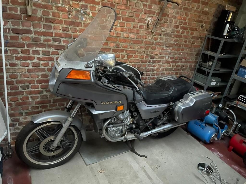 Honda Silverwing Interstate GL 500 CC, Motos, Particulier