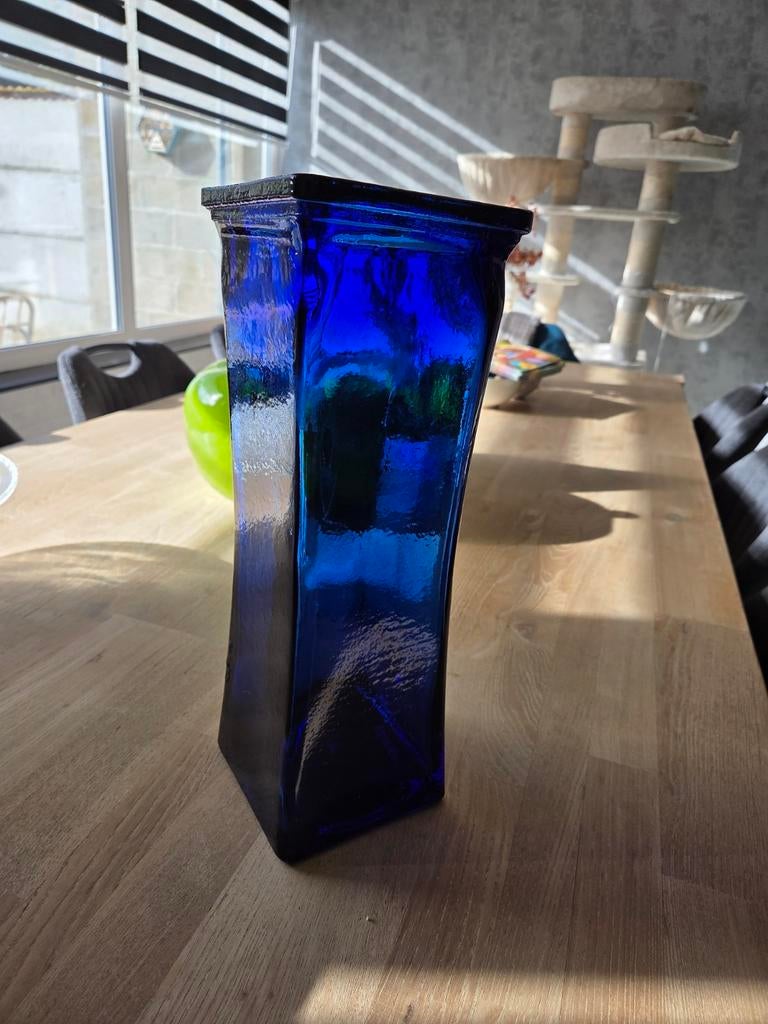 Speciale vaas, Ophalen