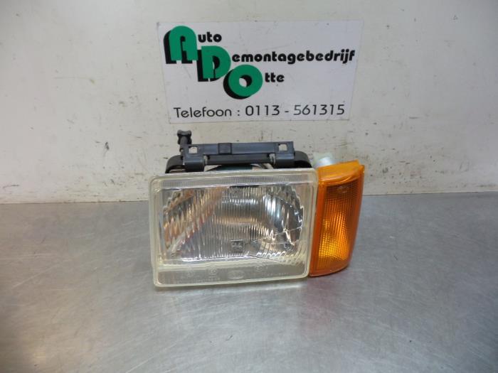 Koplamp links van een Opel Corsa (Corsa A 83-), Auto-onderdelen, -, -, Nieuw, Ophalen of Verzenden