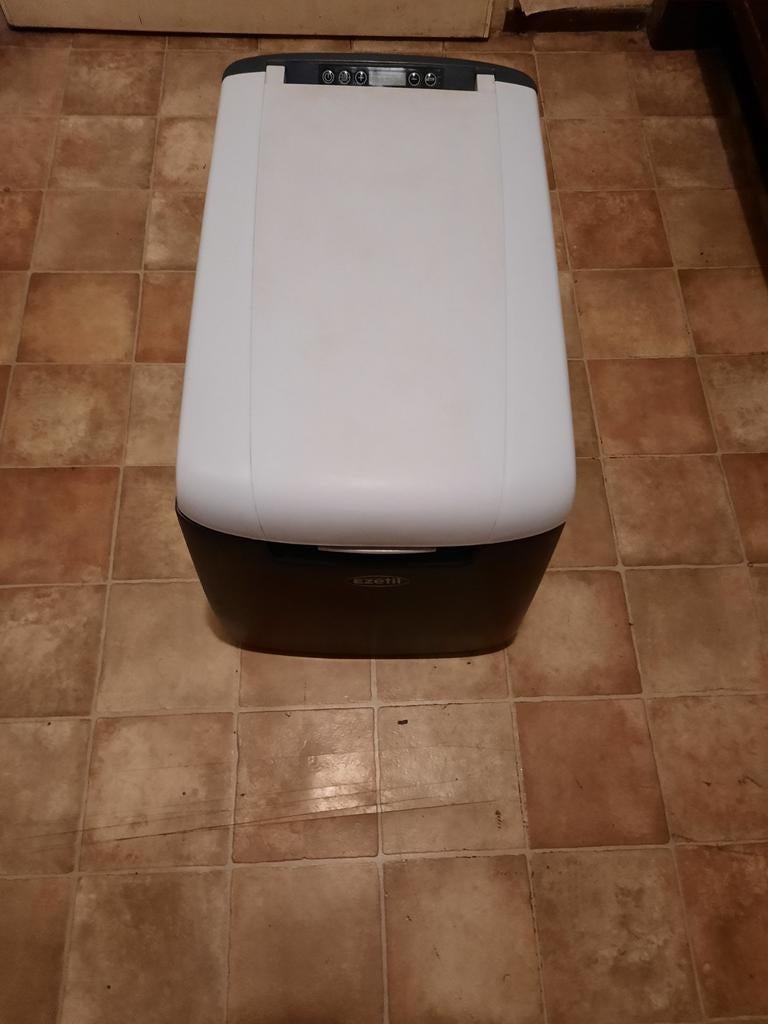 Dometic Ezetil EZC  compressor coolfreeze koelbox 12v 220v, Ophalen of Verzenden