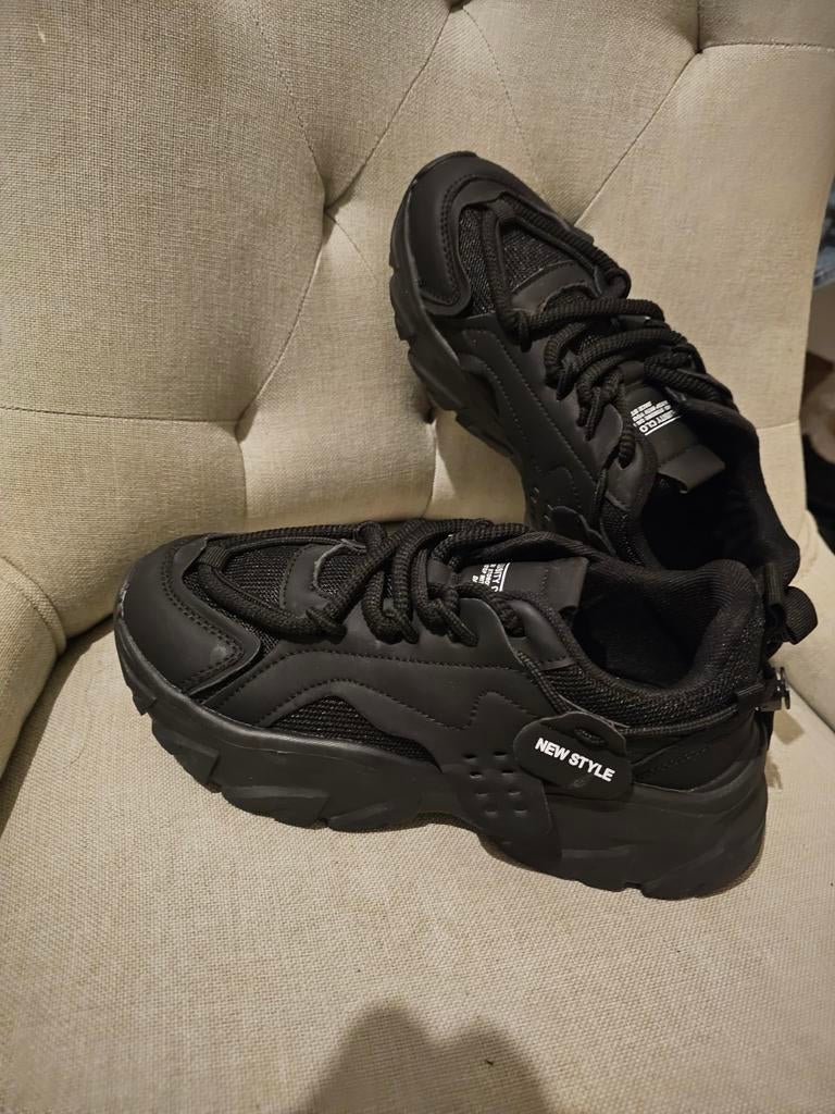 Baskets noires New Style – Pointure 40 – Très bon état, Motos