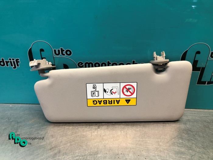 Pare-soleil d'un Renault Clio (Clio 4 12-), Renault, -, 3 mois de garantie, Utilisé