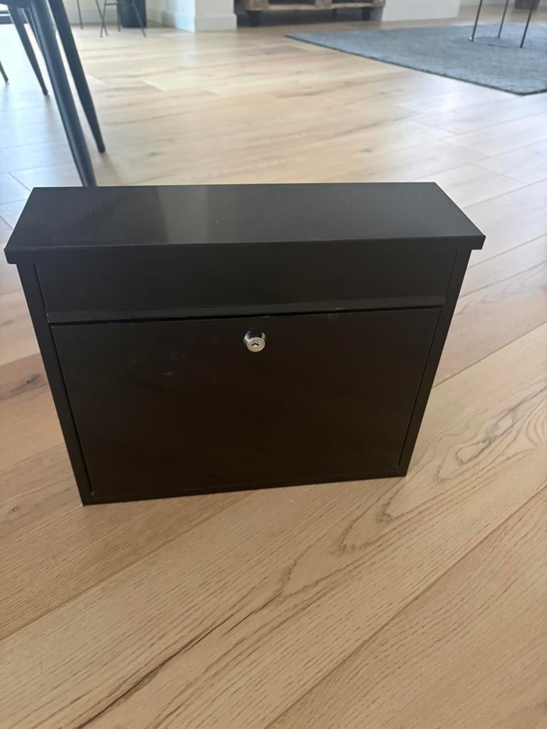 Brievenbus, Enlèvement, Comme neuf