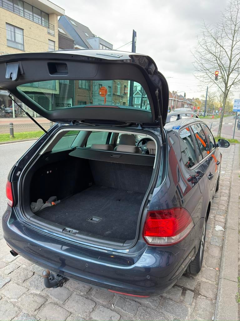 Volkswagen Golf VI Variant 1.6TDI AUTOMAAT PANODAK TREKHAAK, Auto's, Volkswagen, Euro 5, Beige, Parkeersensor, 5 deurs