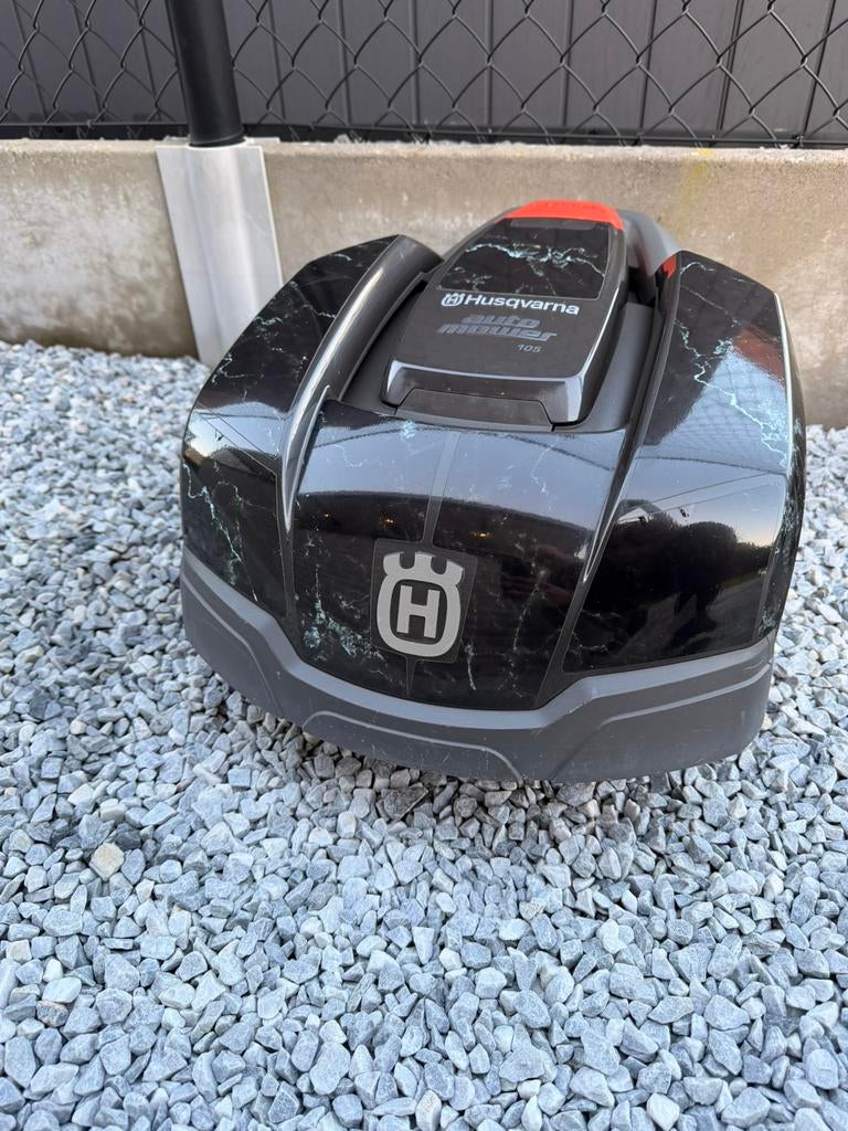 Husqvarna 105, Jardin & Terrasse, Tondeuses robotisées, Utilisé, Moins de 20 cm, Enlèvement