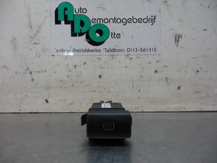 Commutateur chauffage vitre arrière d'un Seat Ibiza (Ibiza, -, Utilisé, -, Seat