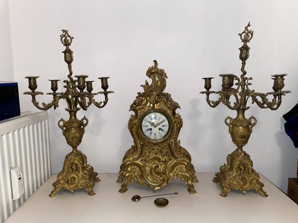 Importante Pendule Louis XV – Bronze Doré – Fin XIXe