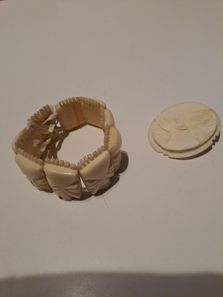 Ivoren sieraden, Enlèvement