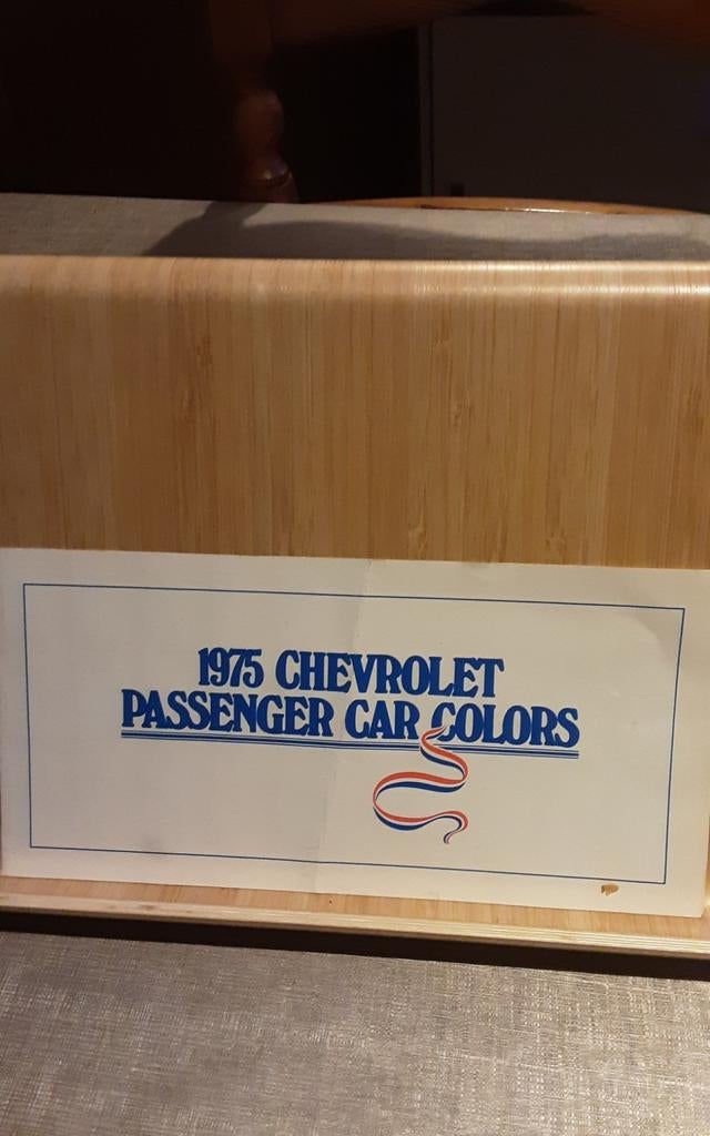 Chevrolet 1975 kleur kaart nuancier, Enlèvement ou Envoi, Chevrolet