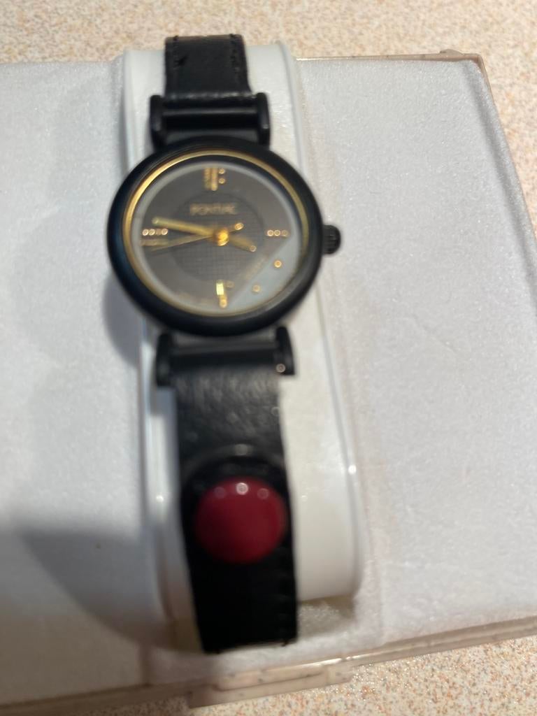 Vintage Pontiac horloge, Polshorloge, Kunststof, Zo goed als nieuw, Ophalen