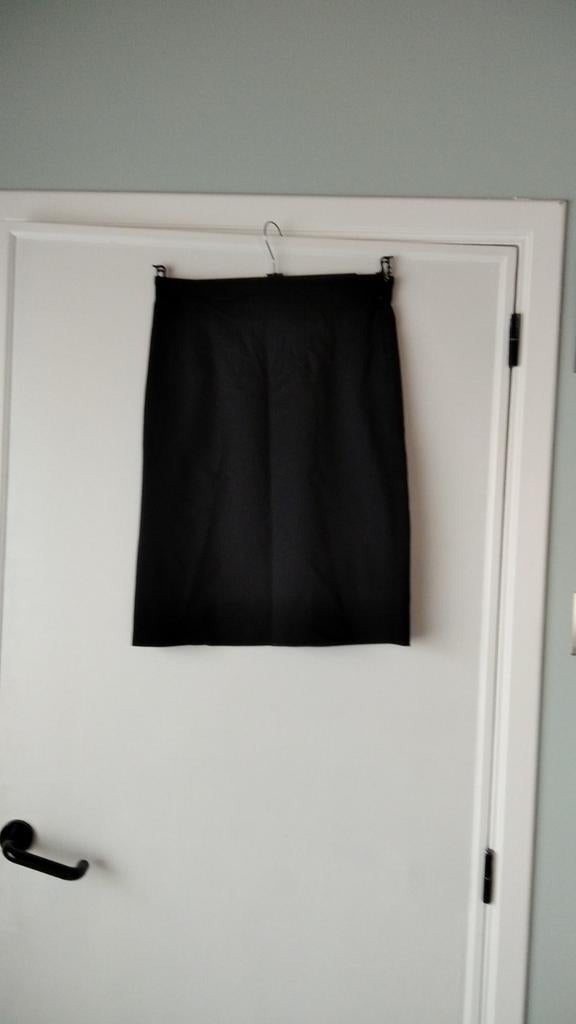 Zwart rokje Iceberg maat 44, Vêtements | Femmes, Enlèvement ou Envoi, Taille 42/44 (L), Noir