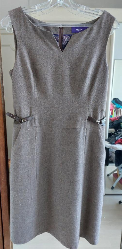 robe hiver brune chevron, bride cuir réglable,décol V 38/40, Vêtements | Femmes, Robes, Enlèvement ou Envoi, Comme neuf, Taille 38/40 (M)