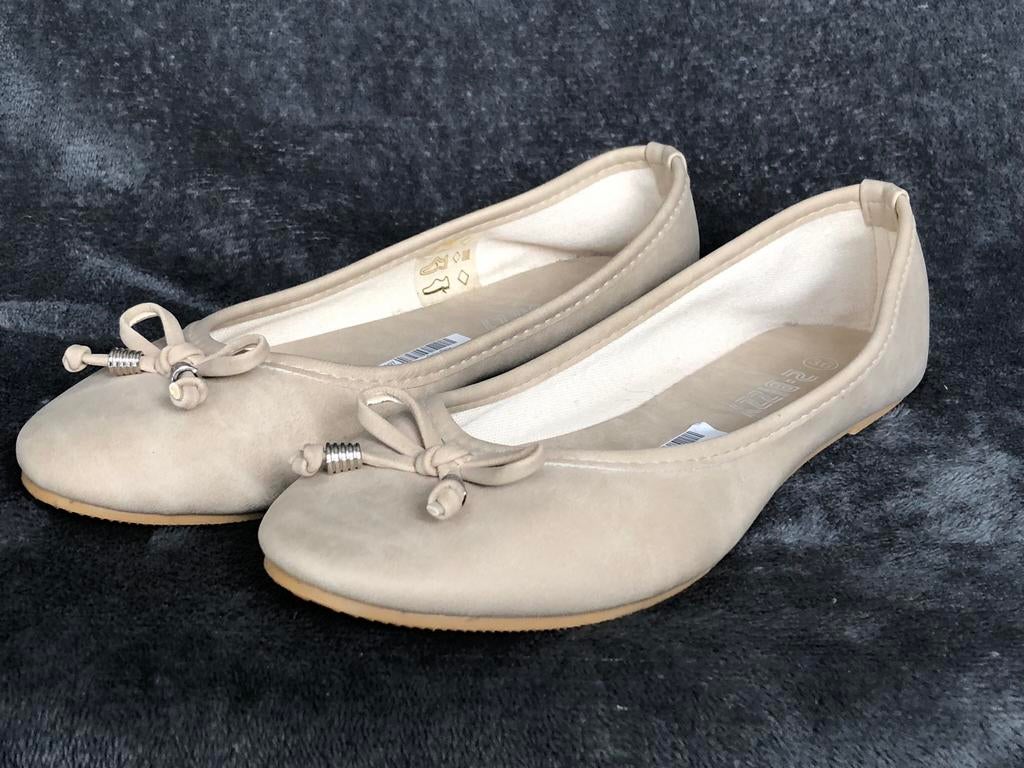 2 ballerines BIZZY, neuves, UE 36, Neuf, Beige, Ballerines, 2-BIZZY