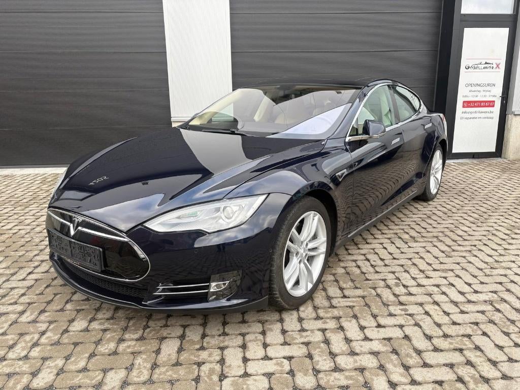 Tesla S85 recharge gratuit, Autos, Cuir, Achat, Entreprise, Model S