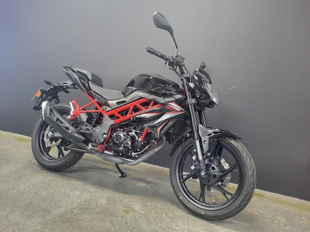 Benelli BN 125 (A1,B-rijbewijs) (5j garantie, 1j Assistance) - foto 2